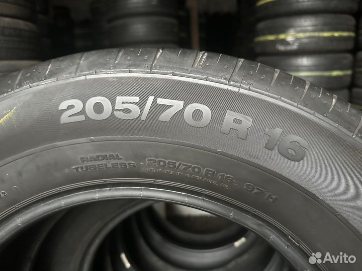 Continental ContiPremiumContact 2 205/70 R16 97H