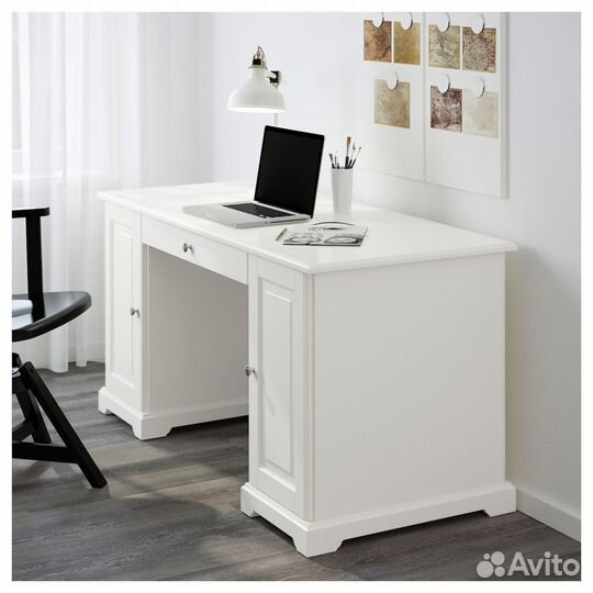Письменный стол IKEA Лиаторп