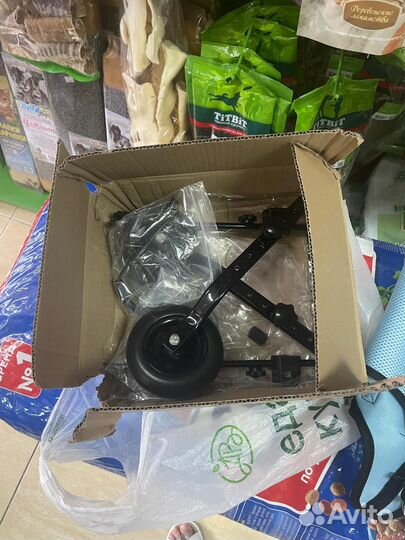 Шлейка с колёсами для собак