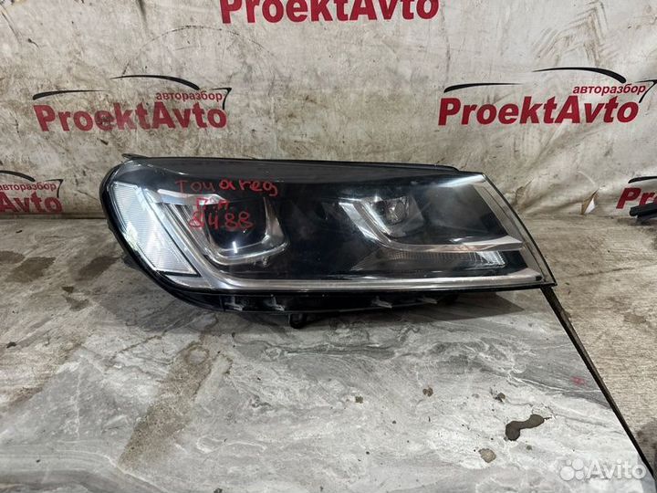 Фара правая Volkswagen Touareg 2016