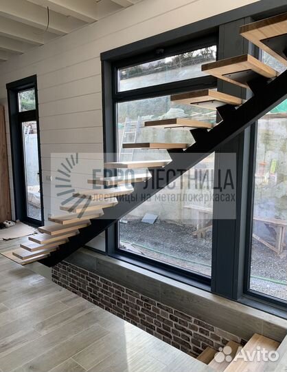 Лестница с перилами