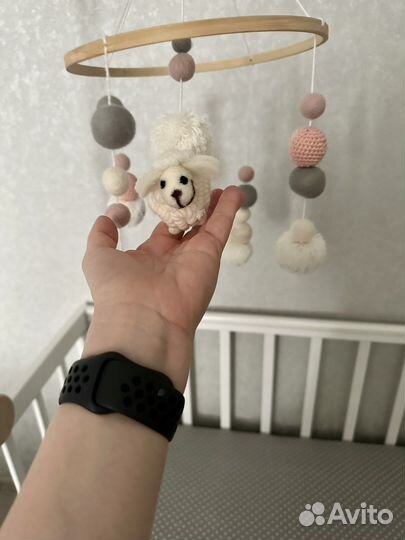 Мобиль на кроватку деревянный