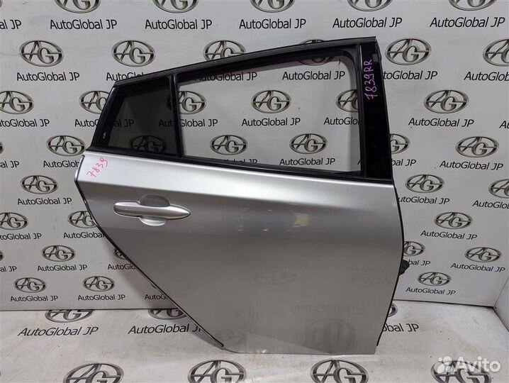 Дверь задняя правая Toyota Prius