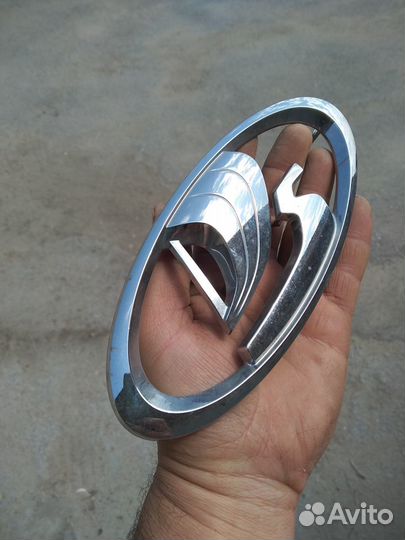 Знак ваз 21214 новый