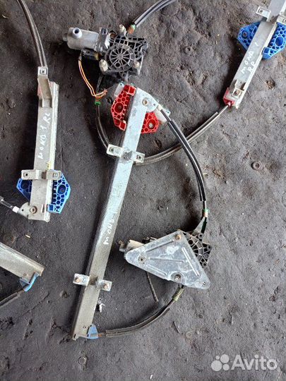 Стеклоподъемник Ford Mondeo MK1 хэтчбек 1994