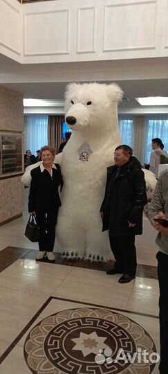 Белый медведь ростовая кукла