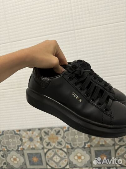 Кроссовки Guess 37 размер