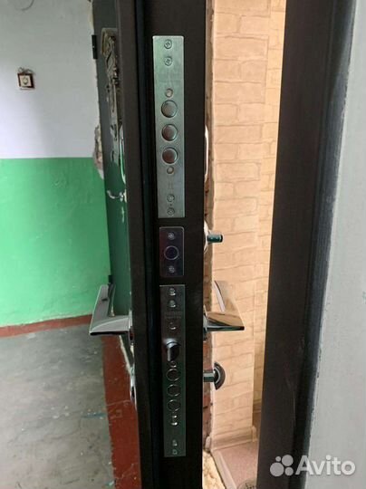 Замена замка, личинки, ручек на входных дверях