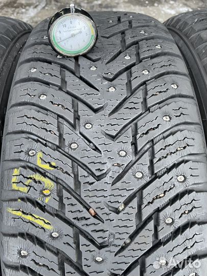 Nokian Tyres Hakkapeliitta 8 SUV 235/65 R17