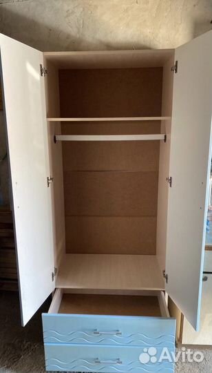 Шкаф