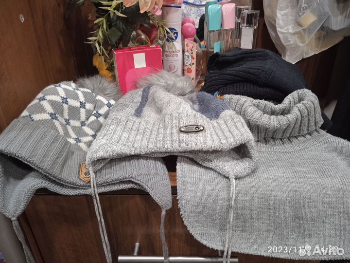 Пакет шапок на мальчика и девочку