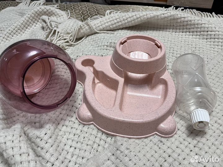 Автоматическая кормушка для собак и кошек