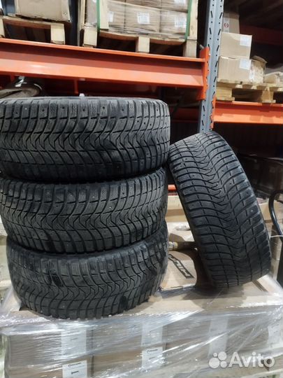 Michelin X-Ice North 3 215/50 R17