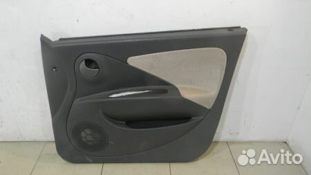 Обшивка (дверная карта) двери передней правой