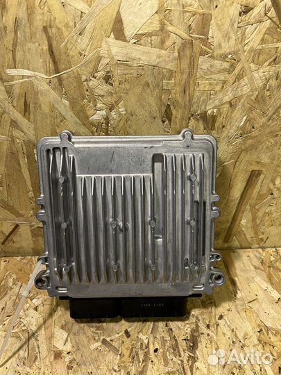 Блок управления двигателем Mercedes OM651