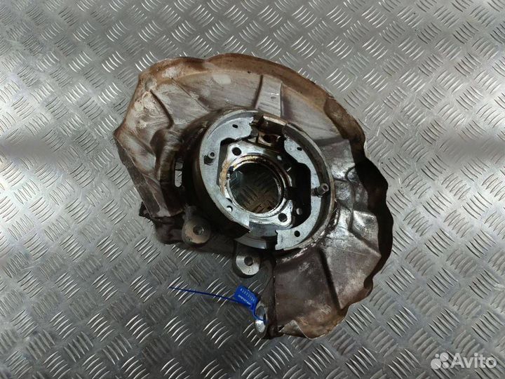 Кулак задний правый BMW 7 F01/F02 рест. 2014