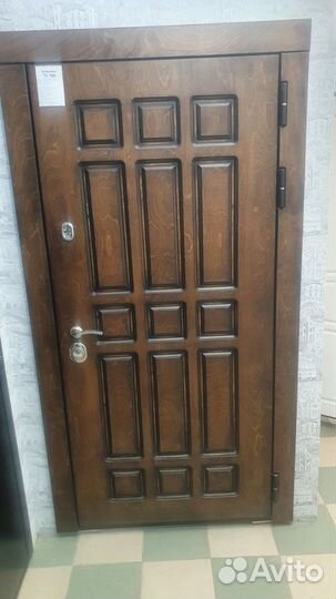 Дверь входная для коттеджа