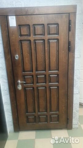 Дверь входная для коттеджа