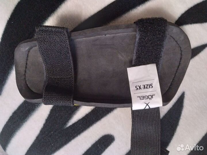 Щитки футбольные детские