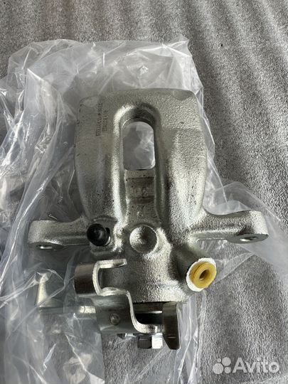 Суппорт задний правый Рено Кангу 1.6/1.5D