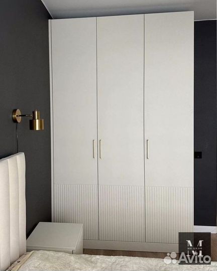 Шкаф распашной с фрезеровкой