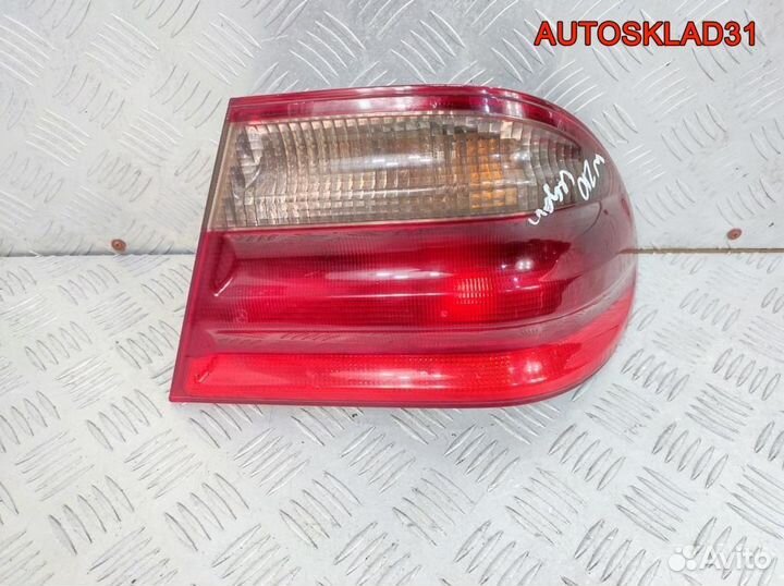 Фонарь задний наружный правый Mercedes Benz W210