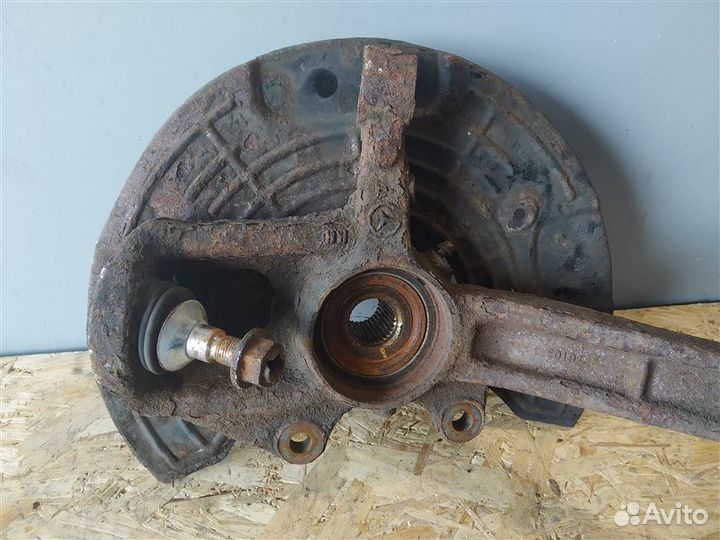 Кулак передний правый Mercedes Ml-Class W164