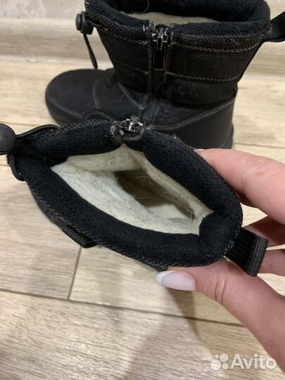Продам зимние ботинки для мальчика