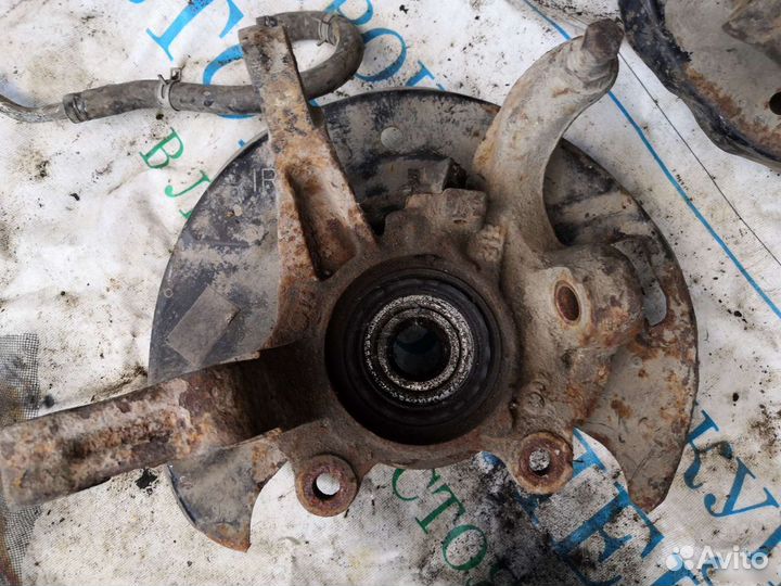 Поворотные кулаки Nissan Maxima A32