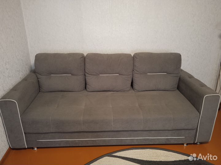 Продается диван немного б/у, разборный