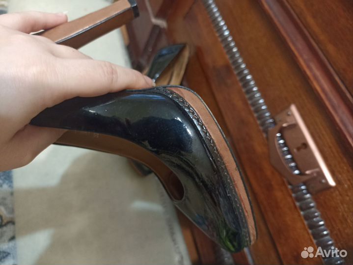 Туфли женские 35 размер и тапки