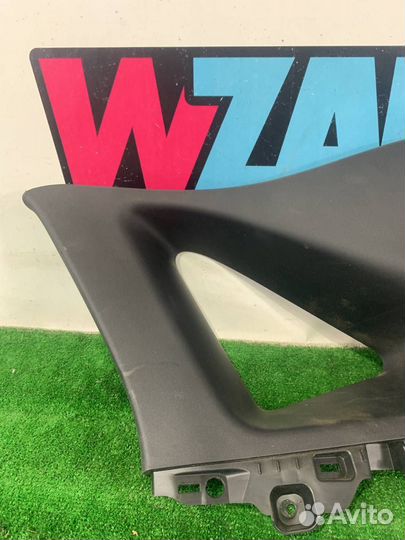 Обшивка отсека багажника правая верхняя Ford