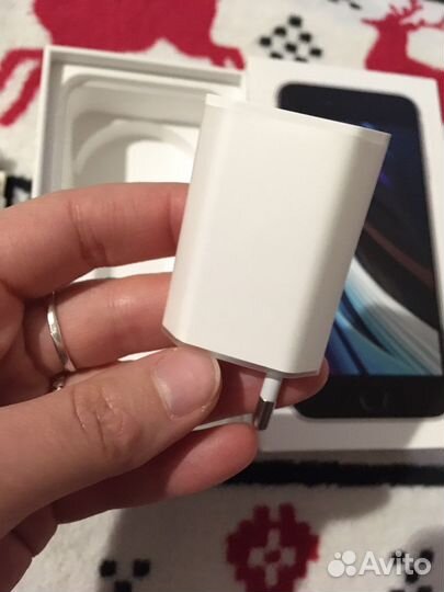 Оригинальная зарядка на iPhone