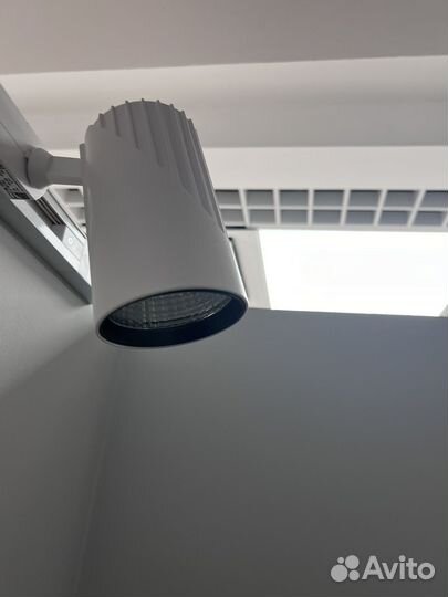 Светильник трековый