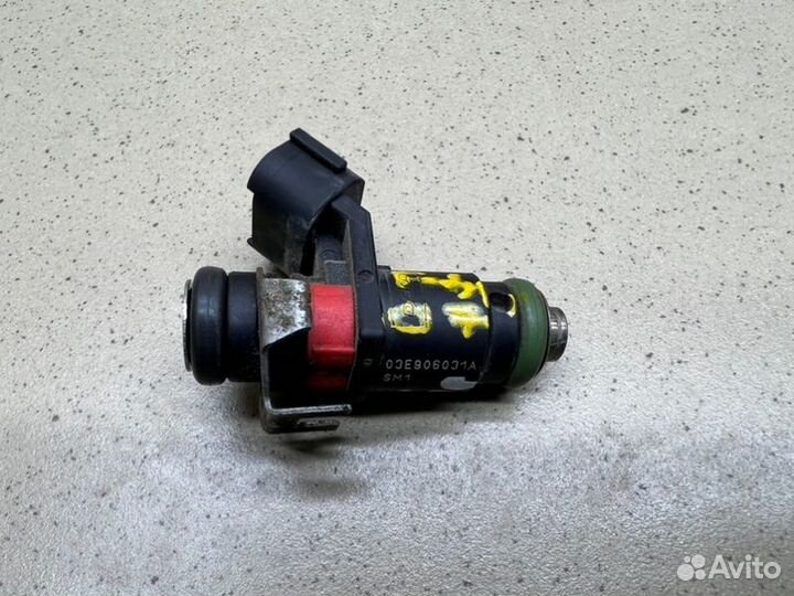 Форсунка инжекторная электрическая Skoda Fabia