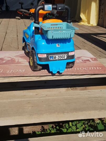 Машинка-каталка