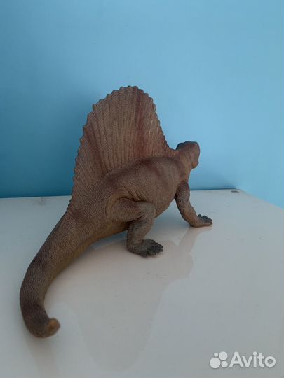 Динозавры игрушки