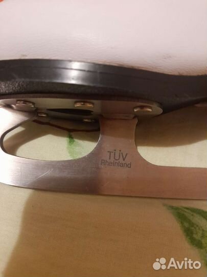 Коньки фигурные р.28