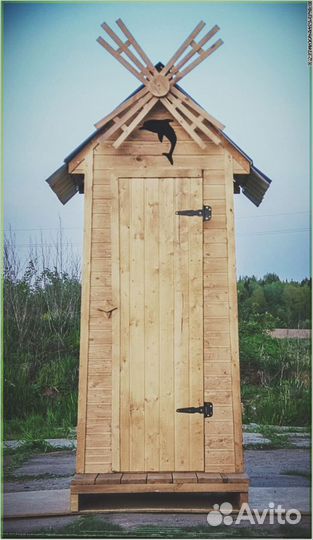 Дачный туалет с декором и установкой идэ 056