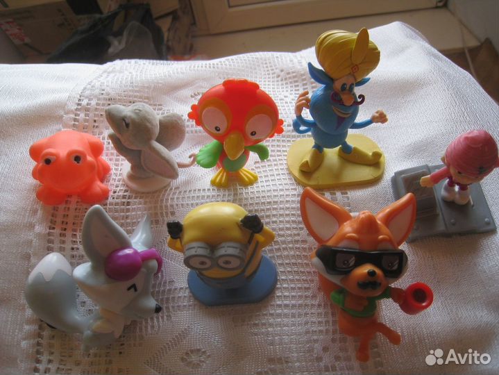 Игрушки из киндер-сюрпризов