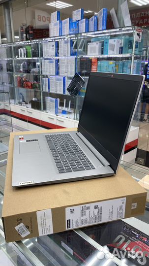Ноутбук Lenovo IdeaPad 3 17ADA05 (81W20091RU)