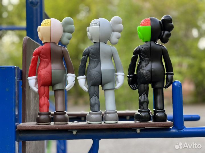 Коллекционные фигурки Kaws