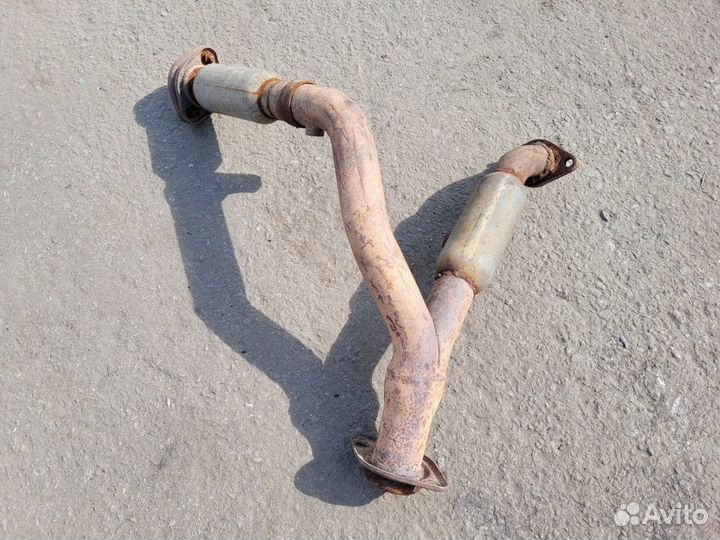 Приёмная труба глушителя на Mitsubishi Montero