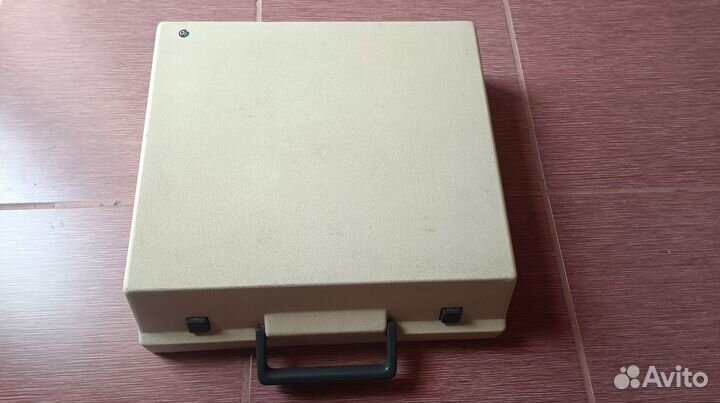 Печатная пишущая машинка unis