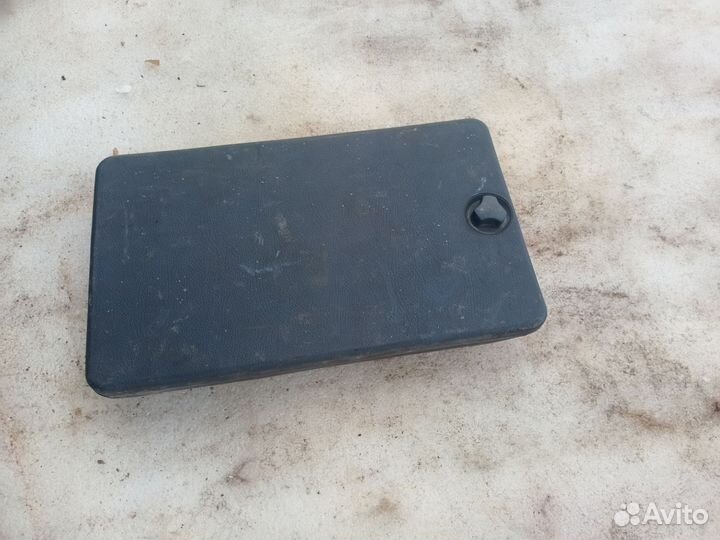 Ящик для инструмента Mitsubishi pajero 2