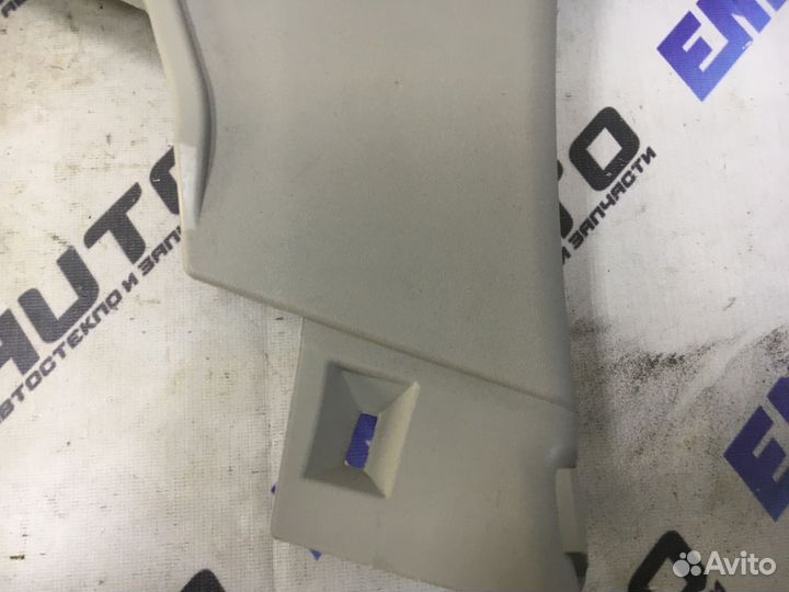 Накладка задней стойки левая Рено Меган 2