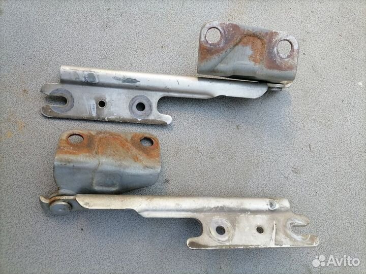 Петля капота для Mazda 626 (GE) 1992-1997