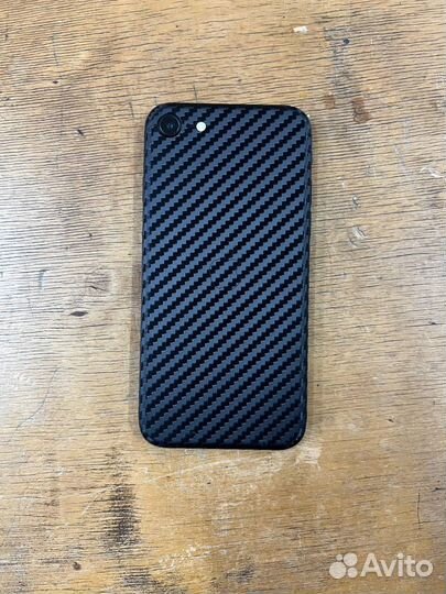 iPhone SE, 64 ГБ