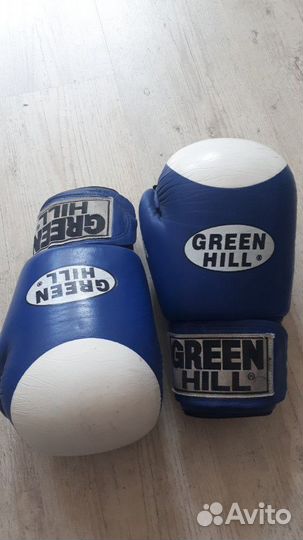 Боксерские перчатки и шлем Green Hill