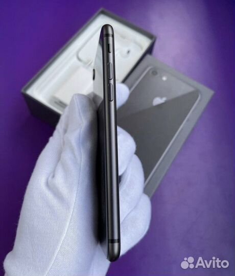 iPhone 8, 64 ГБ